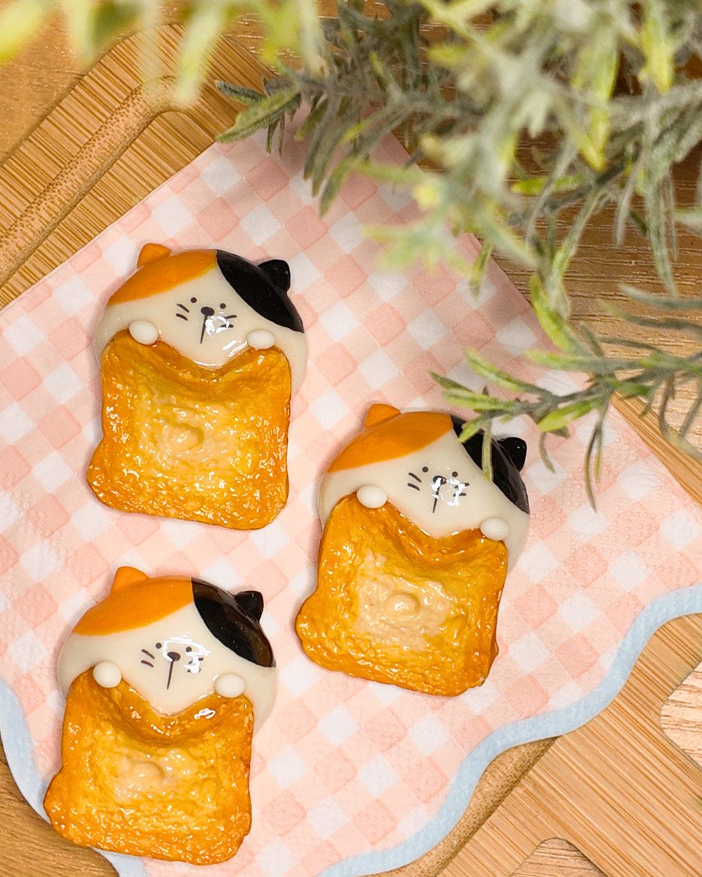 Butterscotch with Bread Blanket